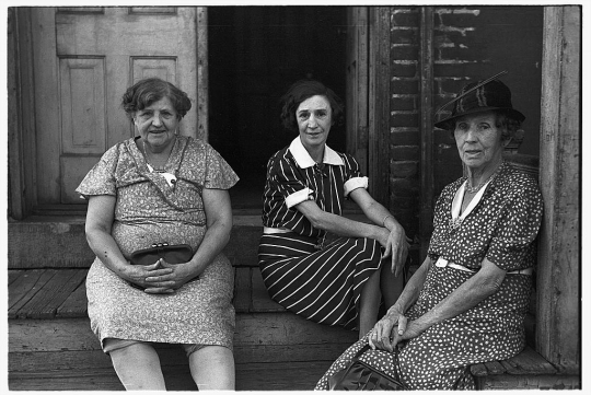 Ladies who live in rooming house, St. Paul, Minnesota