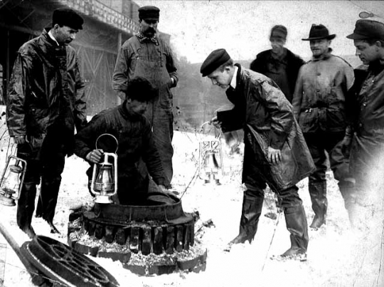 Sewer crew at work, Minneapolis.