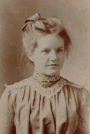 Black and white photograph of Frances E. Andrews, ca. 1900.