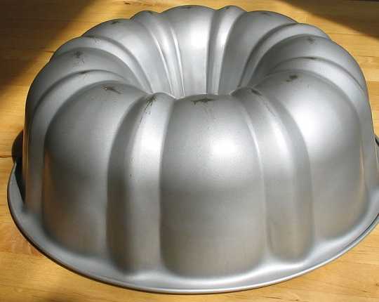 Color image of a Bundt cake pan, upside down, May 11, 2005.
