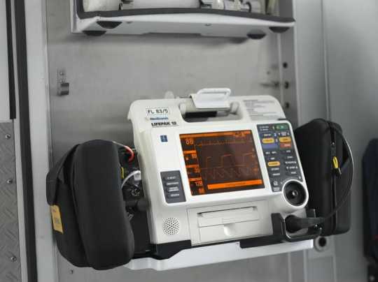 Color image of a Lifepak 12 defibrillator manufactured by Medtronic. Photographed on June 12, 2006.