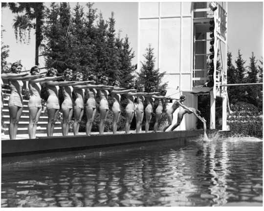 Minneapolis Aquatennial Aqua Follies, 1952