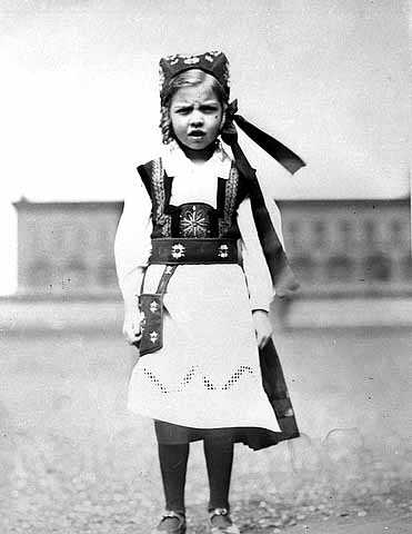 Photograph of girl in Norwegian Costume