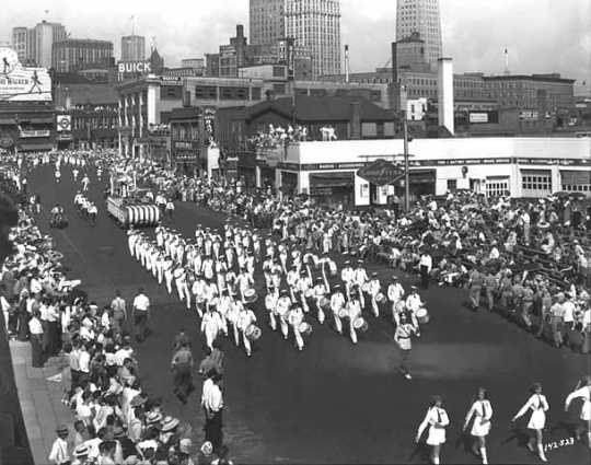 "On To Victory" Aquatennial Parade, 1942