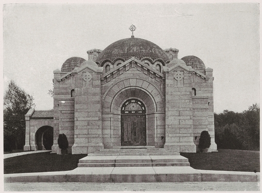Lakewood Chapel front façade