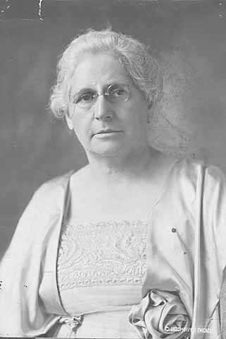 Clara Ueland, 1920. Photo by Moffett Studio Photography.