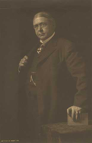 Black and white photograph of Stephen Arnold Douglas Volk, 1908. 