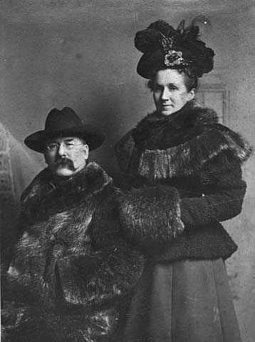 Black and white photograph of Alfred Merritt, and his wife Jane, c.1900.