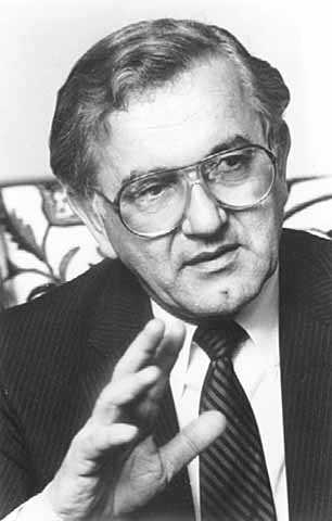 Black and white photograph of Minnesota governor Rudy Perpich, c.1985. 