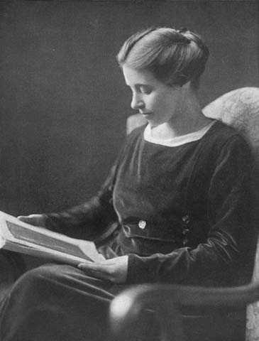 Anna Dickie Olesen, ca. 1910.