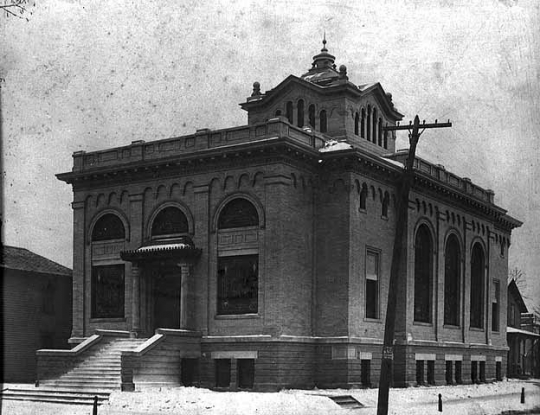 Black and white photograph of Temple Israel, Minneapolis, c.1916.