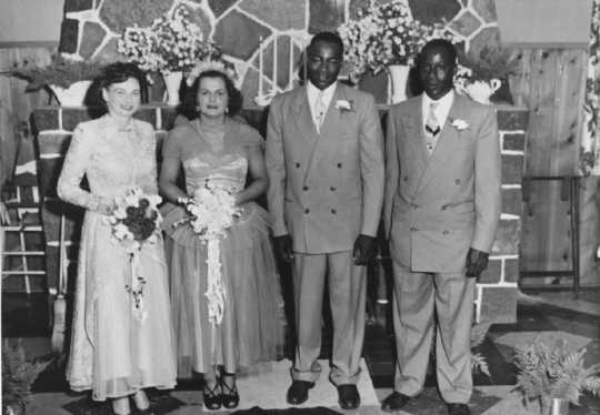Wedding photograph of John and Anne Lyght(middle)